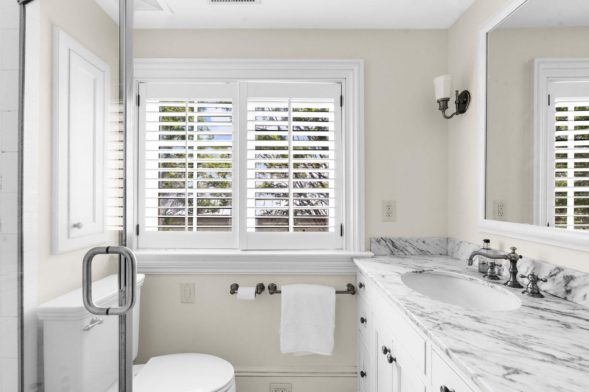 127 Ionsborough Street Photo 38