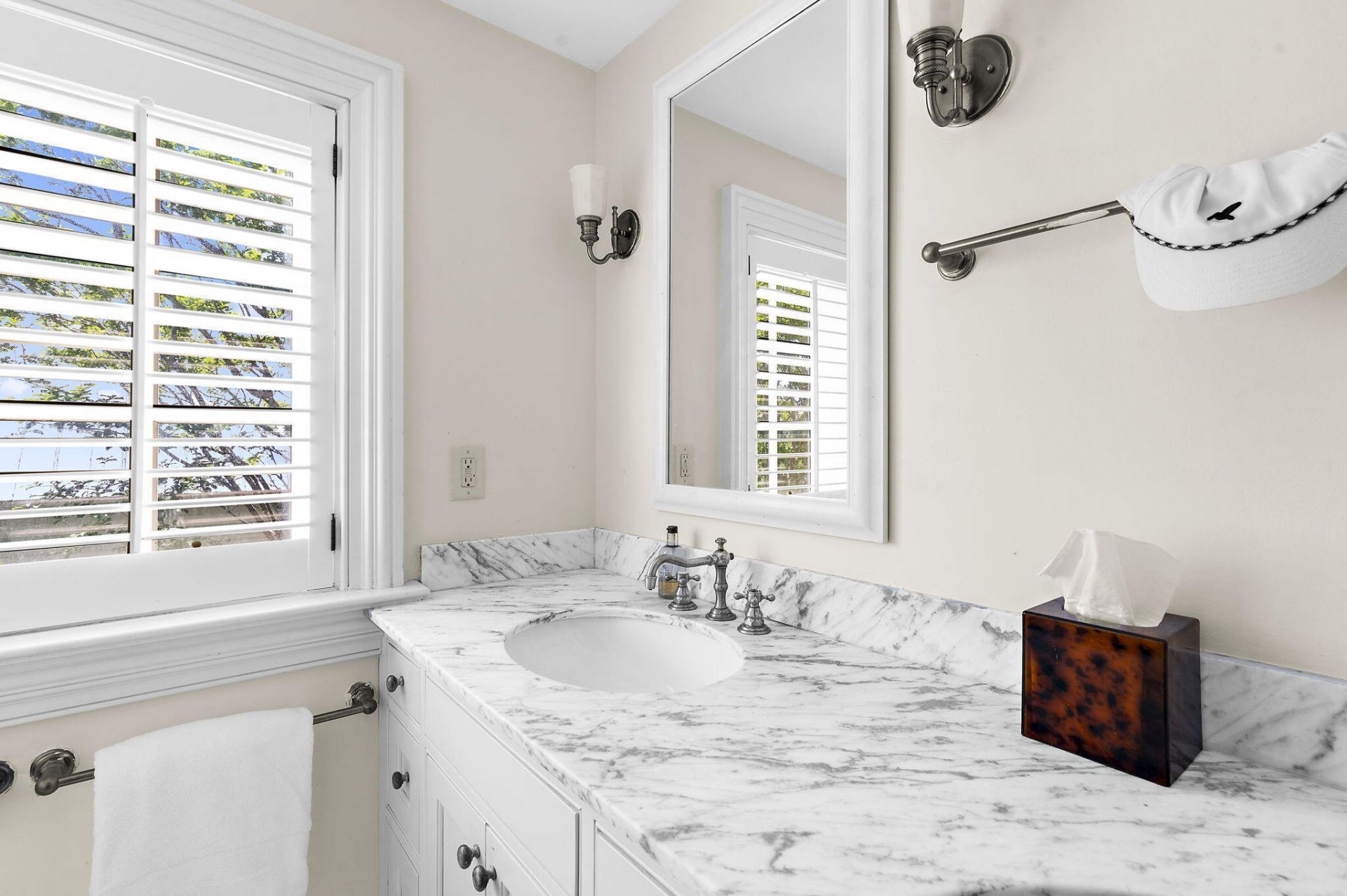 127 Ionsborough Street Photo 39