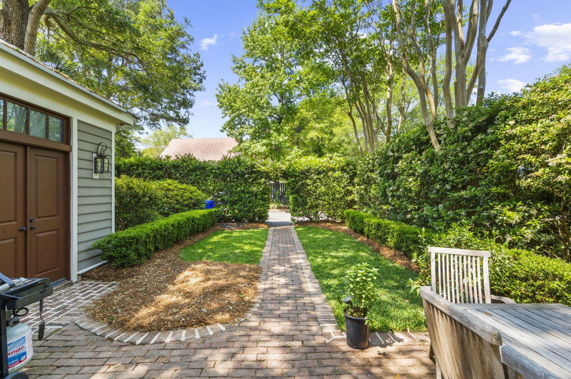 127 Ionsborough Street Photo 44