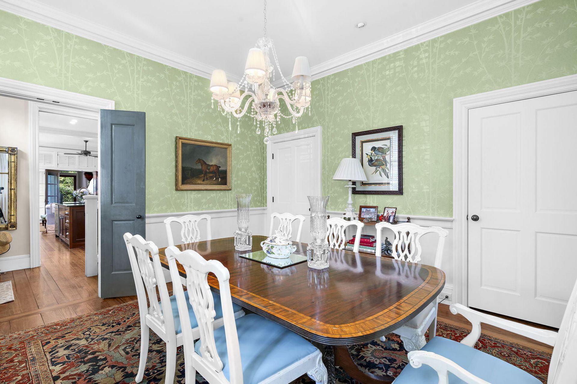 127 Ionsborough Street Photo 8