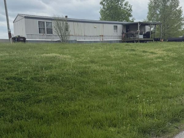 1692 Hogg Ridge Road, Williamstown, KY 41097