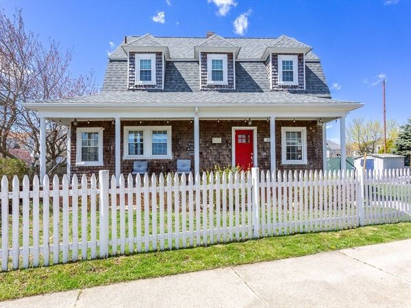 25 Gosnold St, New Bedford, MA 02740
