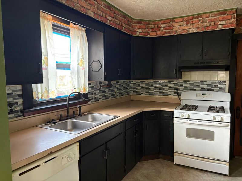 239 N Hague Avenue, Columbus, OH 43204 Photo 3