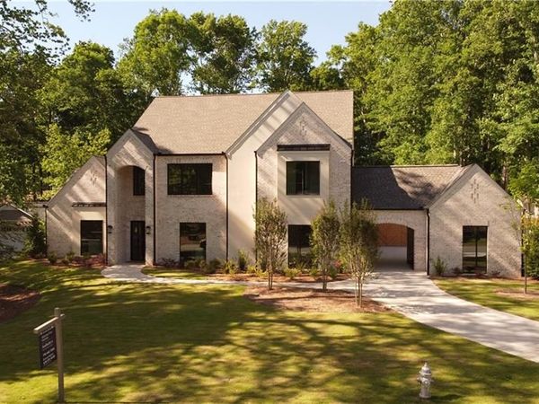 141 North Trace, Alpharetta, GA 30009