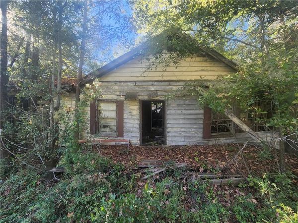 2063 Highway 81 , Oxford, GA 30054