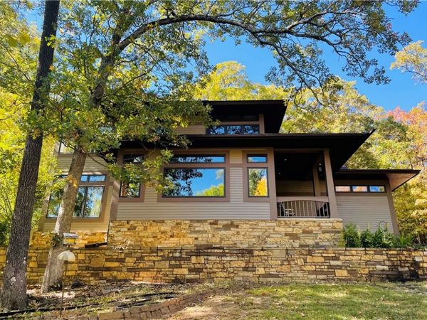 31 S Kestrel Drive, Fayetteville, AR 72701