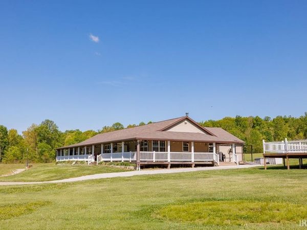 2879 E Calvertville Road, Bloomfield, IN 47424