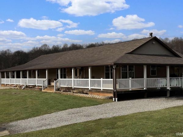 2879 E Calvertville Road, Bloomfield, IN 47424
