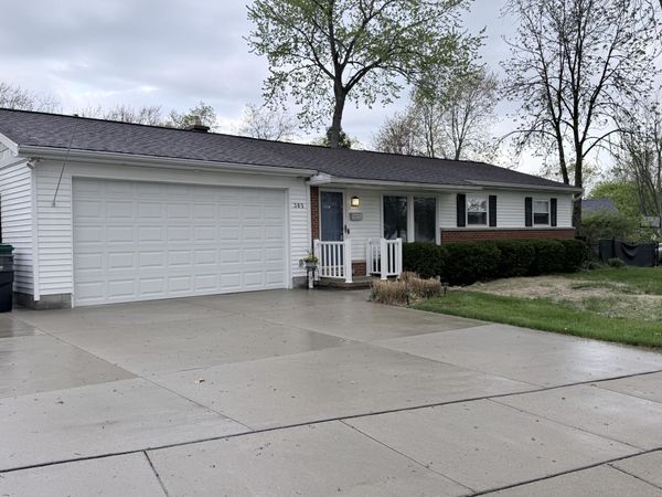 385 Hollywood Drive, Saline, MI 48176