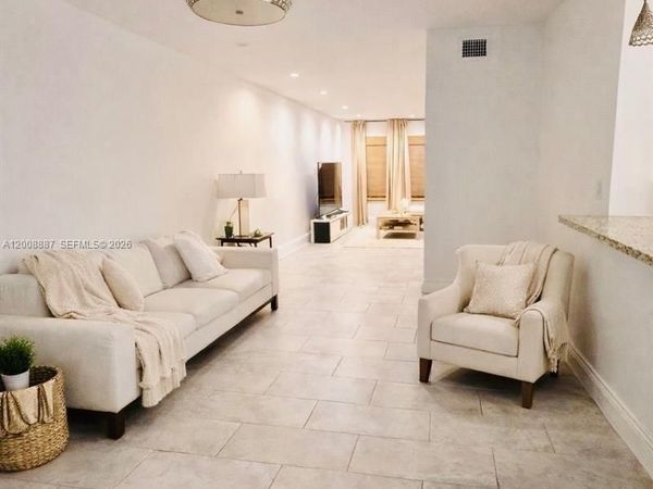 Unit 2610, Hollywood, FL 33021