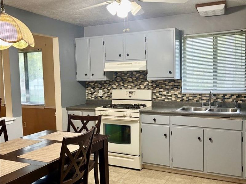 7265 Farnham Drive, Mentor, OH 44060 Photo 4