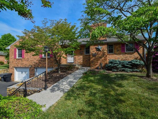 4743 Woodley DR, Roanoke, VA 24018