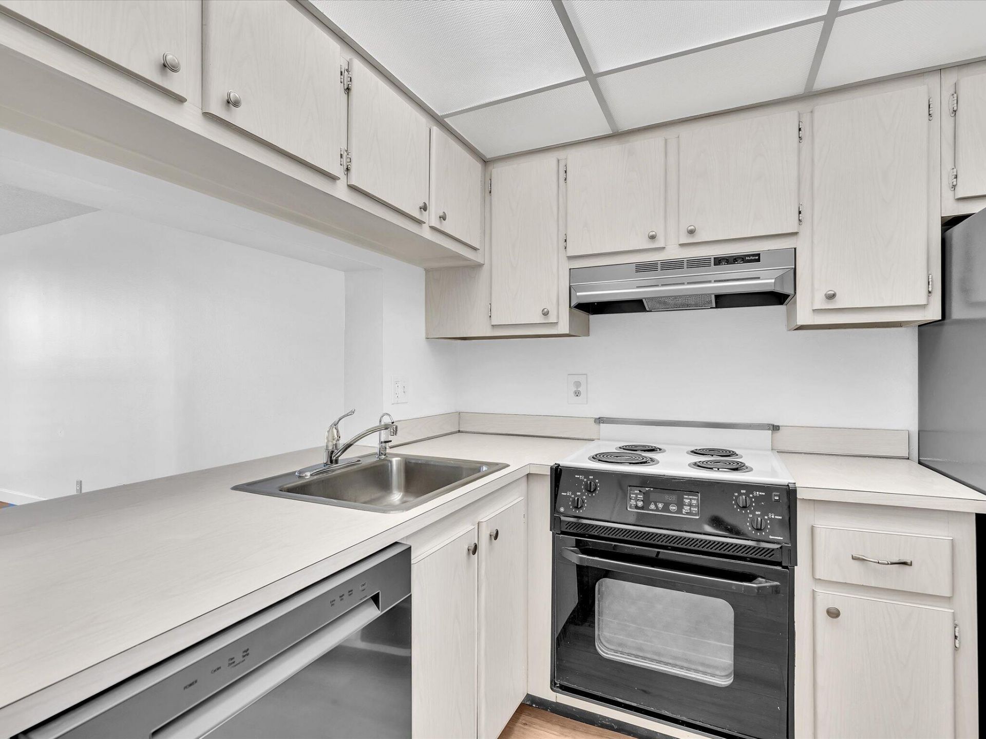 9470 Poinciana Place, Unit 303, Davie, FL 33324 Photo