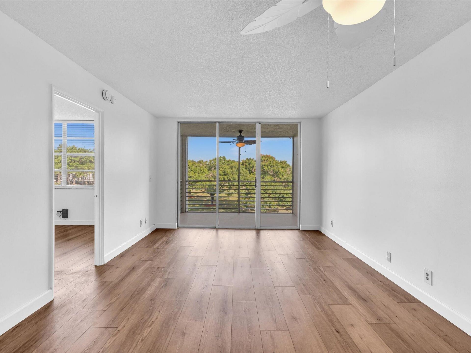 9470 Poinciana Place, Unit 303, Davie, FL 33324 Photo