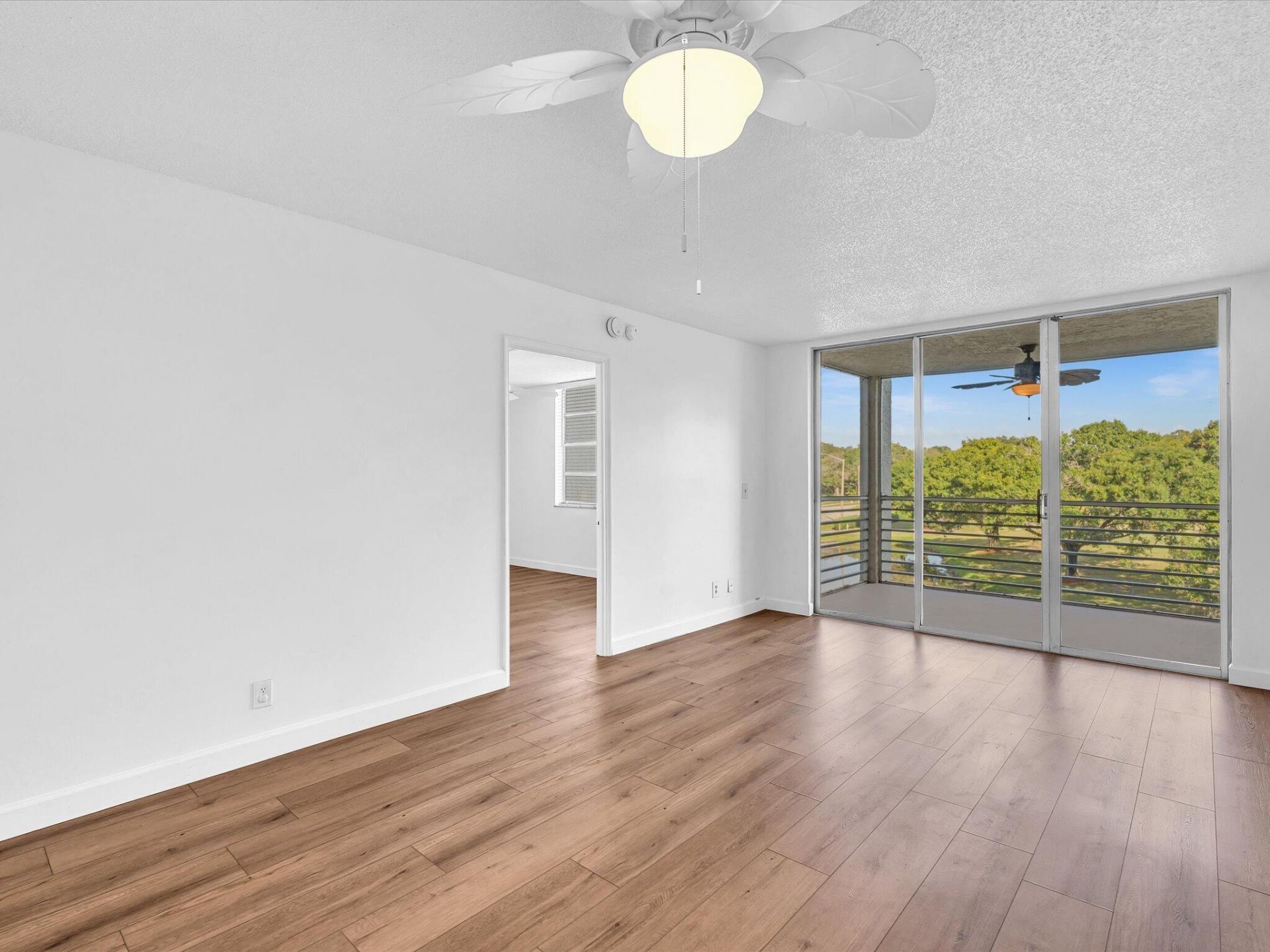 9470 Poinciana Place, Unit 303, Davie, FL 33324 Photo
