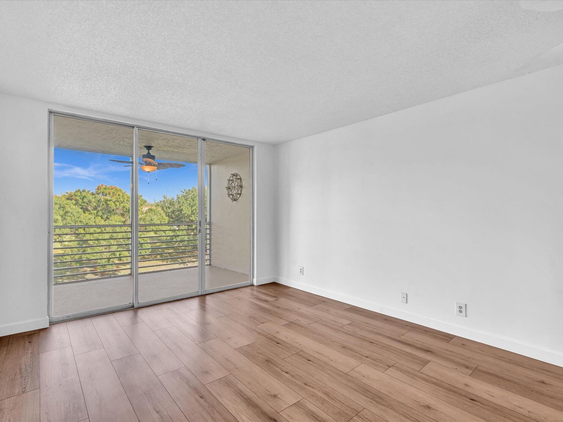 9470 Poinciana Place, Unit 303, Davie, FL 33324 Photo