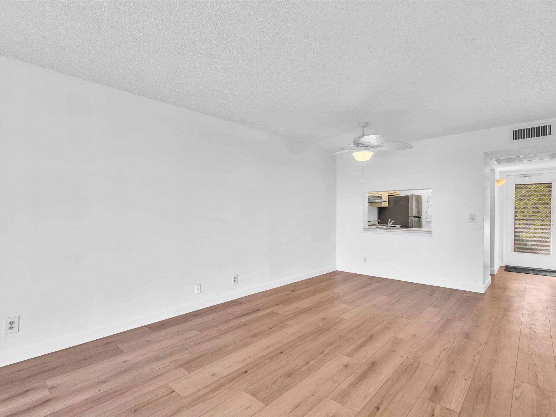 9470 Poinciana Place, Unit 303, Davie, FL 33324 Photo