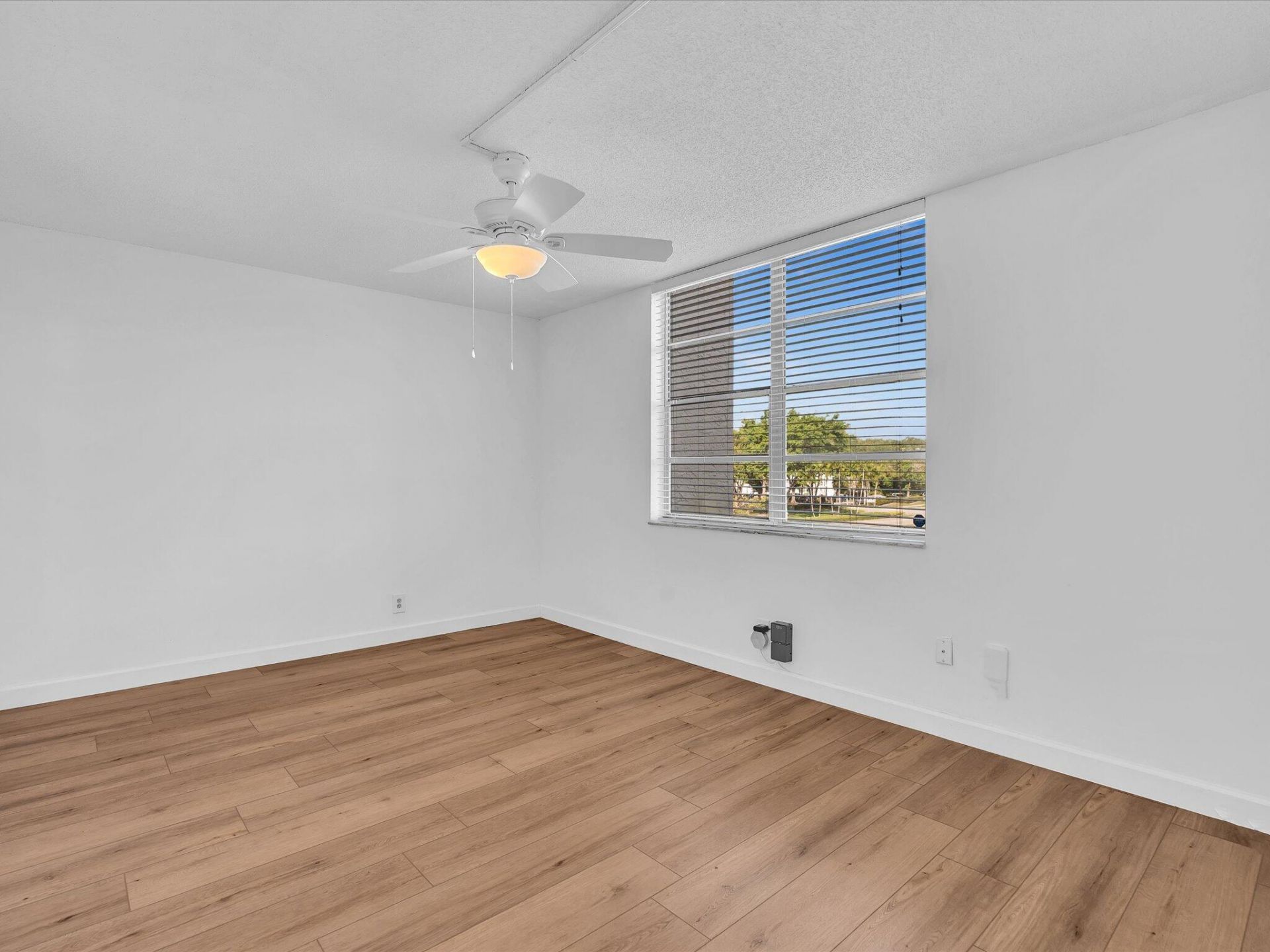 9470 Poinciana Place, Unit 303, Davie, FL 33324 Photo
