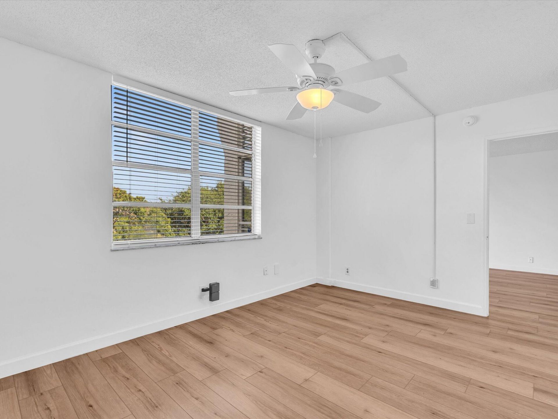 9470 Poinciana Place, Unit 303, Davie, FL 33324 Photo