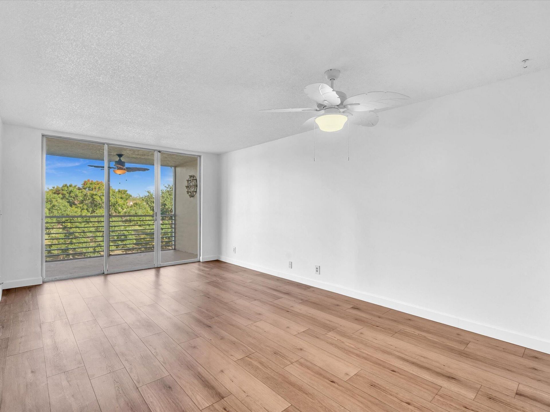 9470 Poinciana Place, Unit 303, Davie, FL 33324 Photo