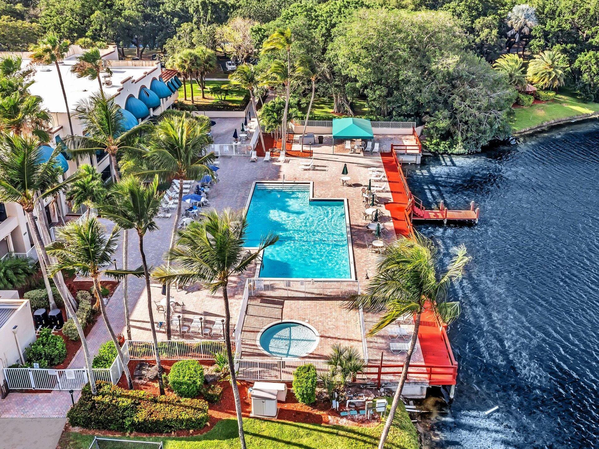 9470 Poinciana Place, Unit 303, Davie, FL 33324 Photo