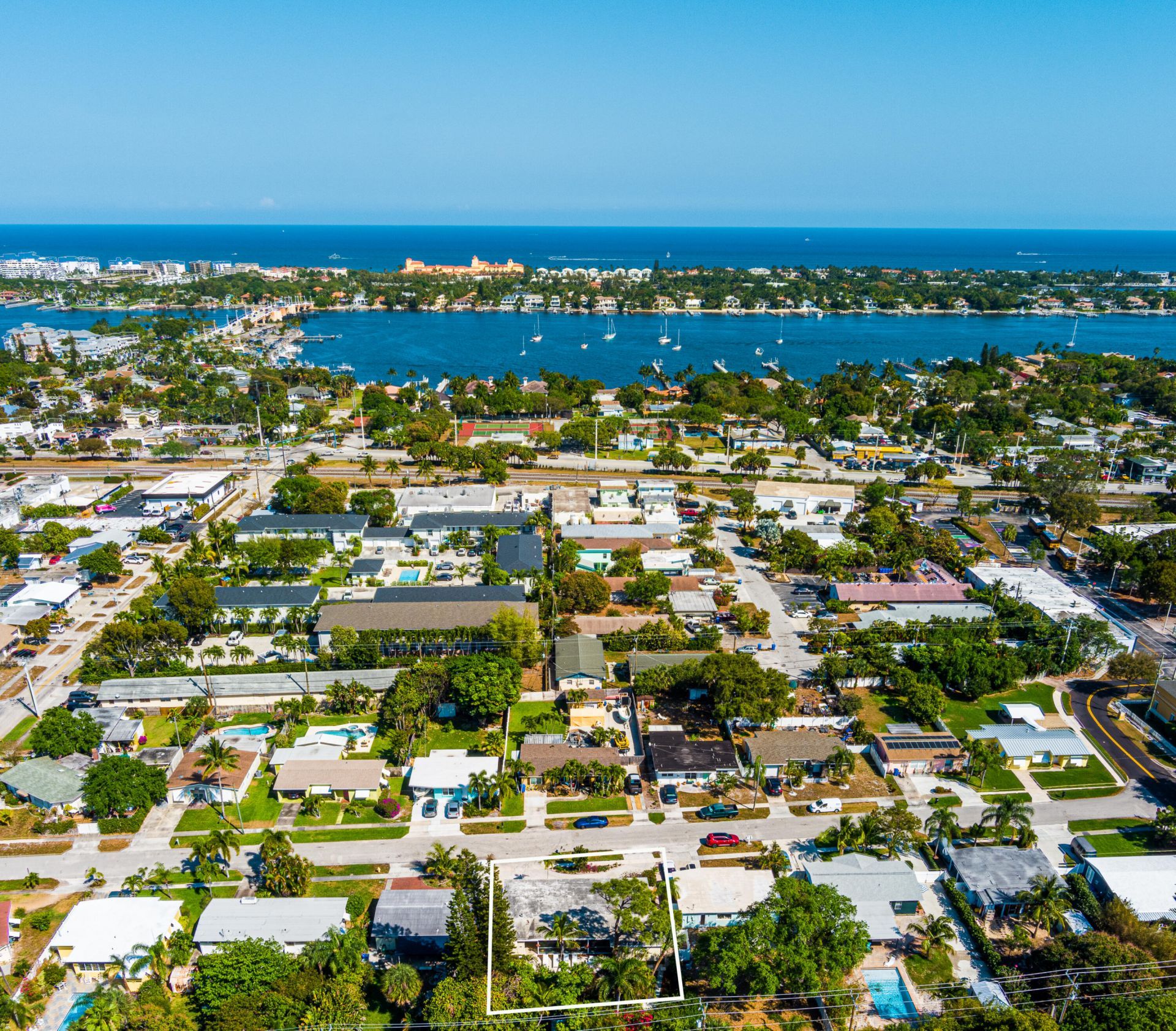 323 Pinewood Street, Lantana, FL 33462 Photo