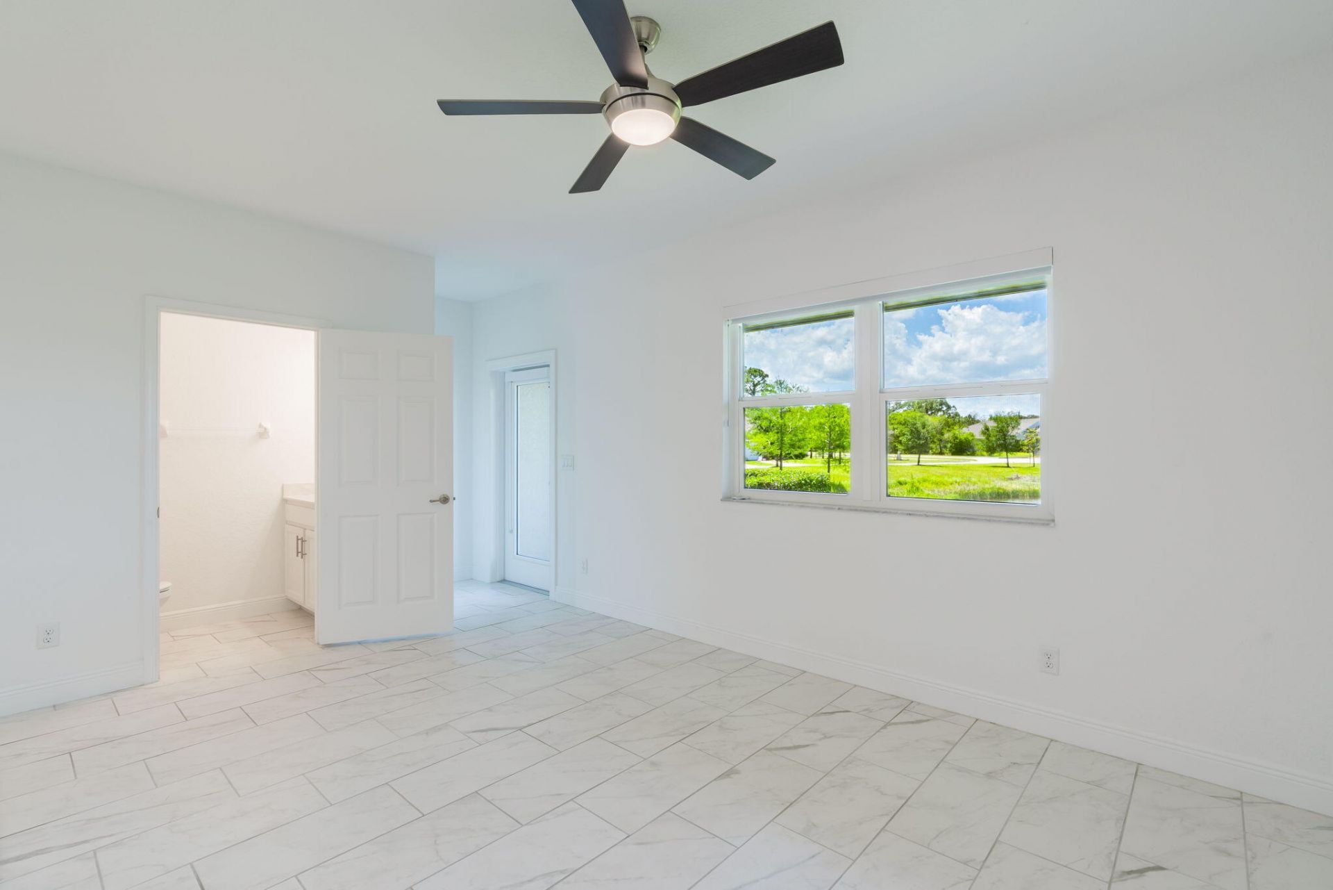 696 NE Waters Edge Lane, Port Saint Lucie, FL 34983 Photo