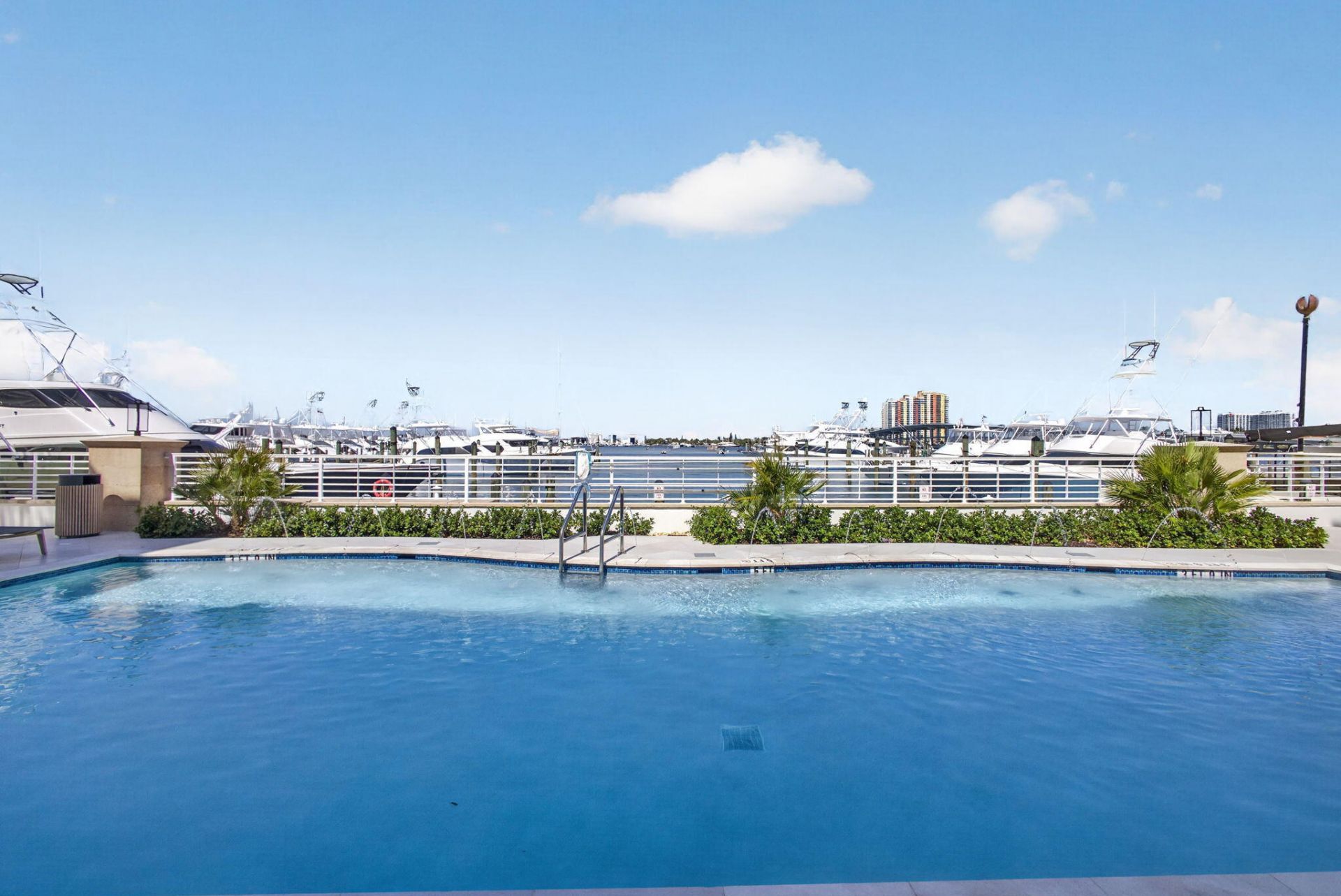 182 Lake Drive, Unit 5-301, Palm Beach Shores, FL 33404 Photo