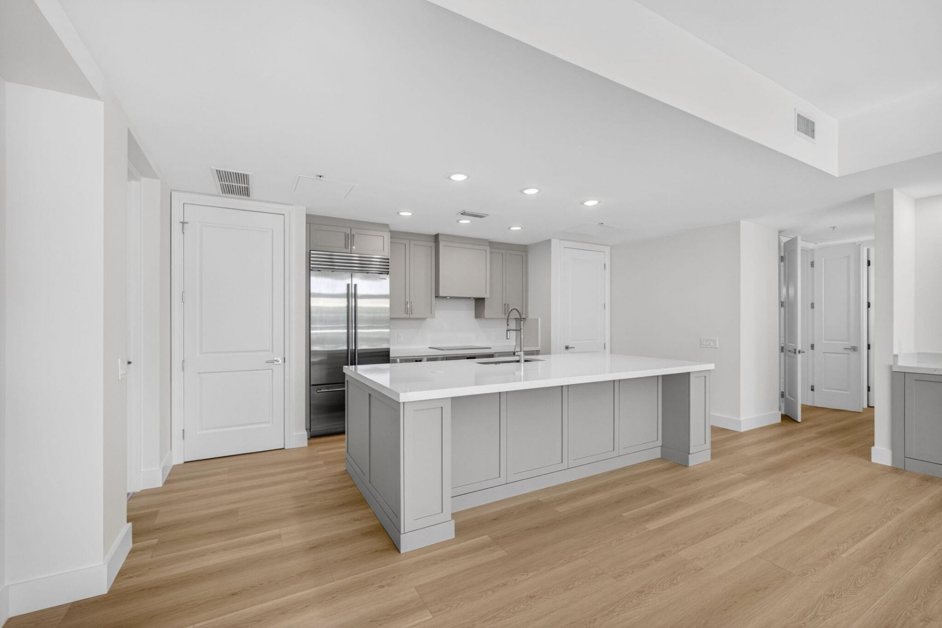 182 Lake Drive, Unit 5-301, Palm Beach Shores, FL 33404 Photo