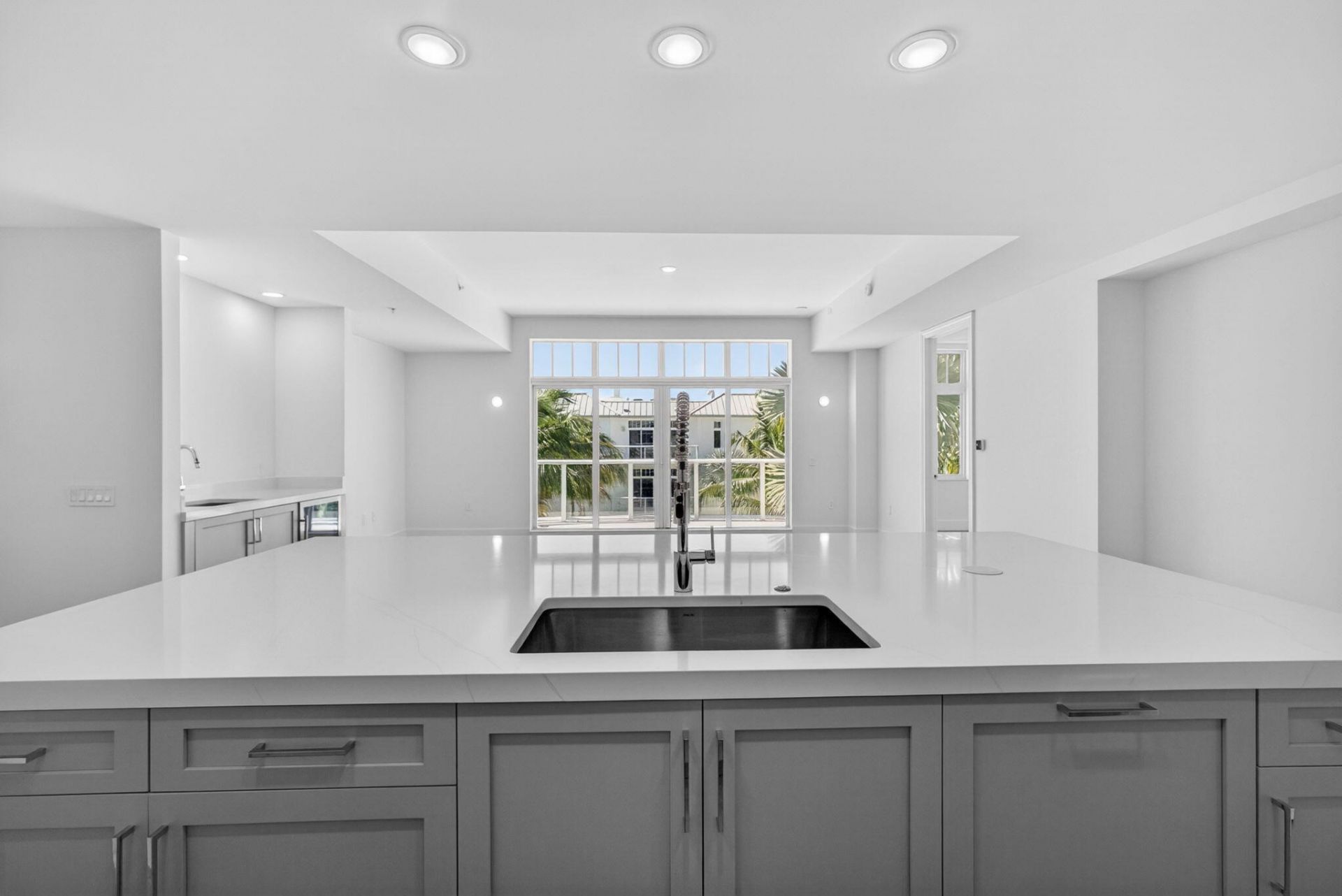 182 Lake Drive, Unit 5-301, Palm Beach Shores, FL 33404 Photo