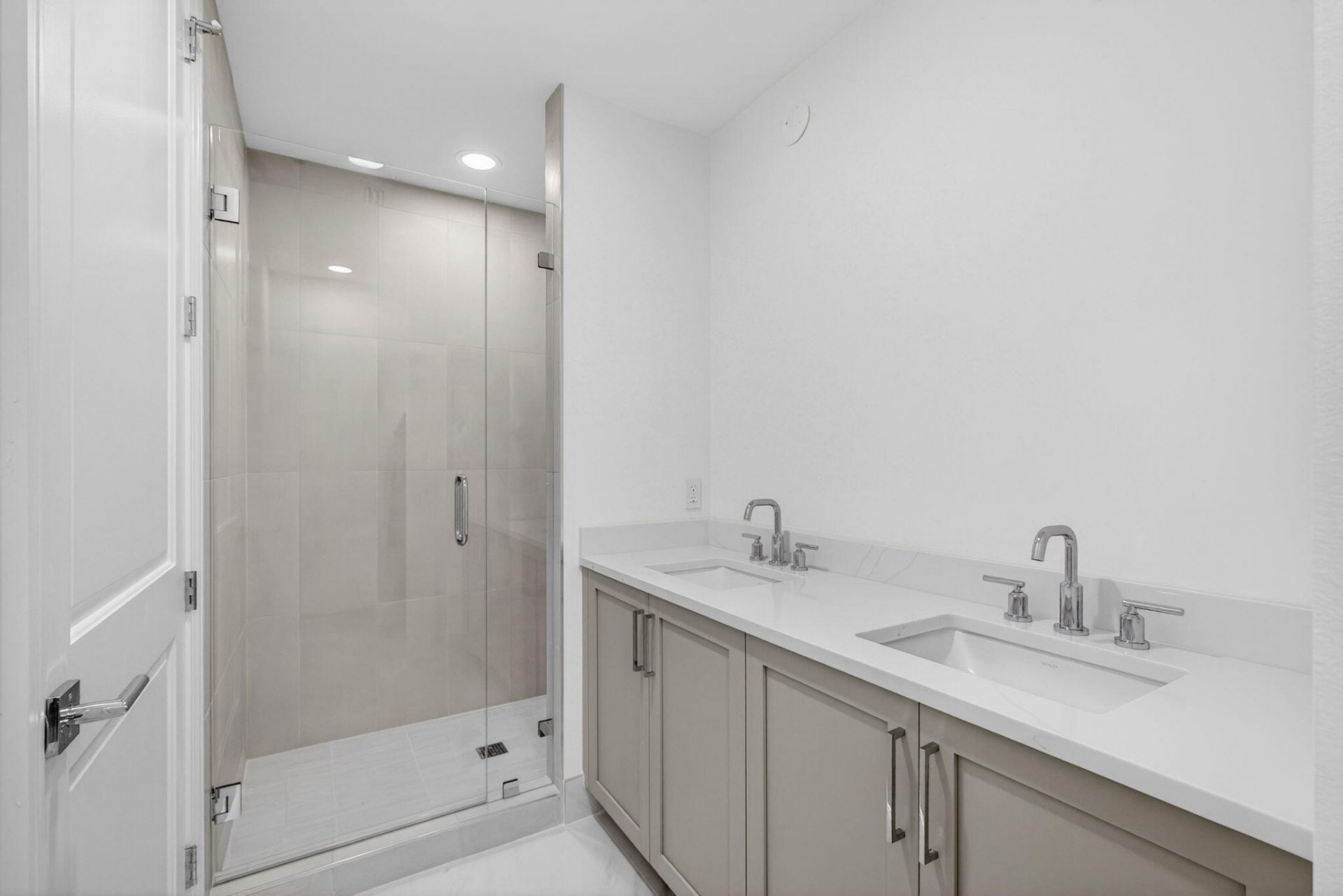 182 Lake Drive, Unit 5-301, Palm Beach Shores, FL 33404 Photo