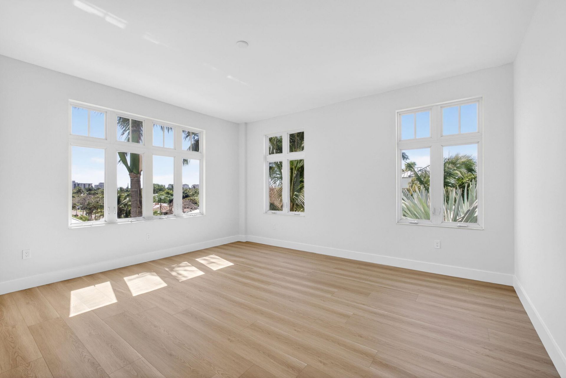 182 Lake Drive, Unit 5-301, Palm Beach Shores, FL 33404 Photo