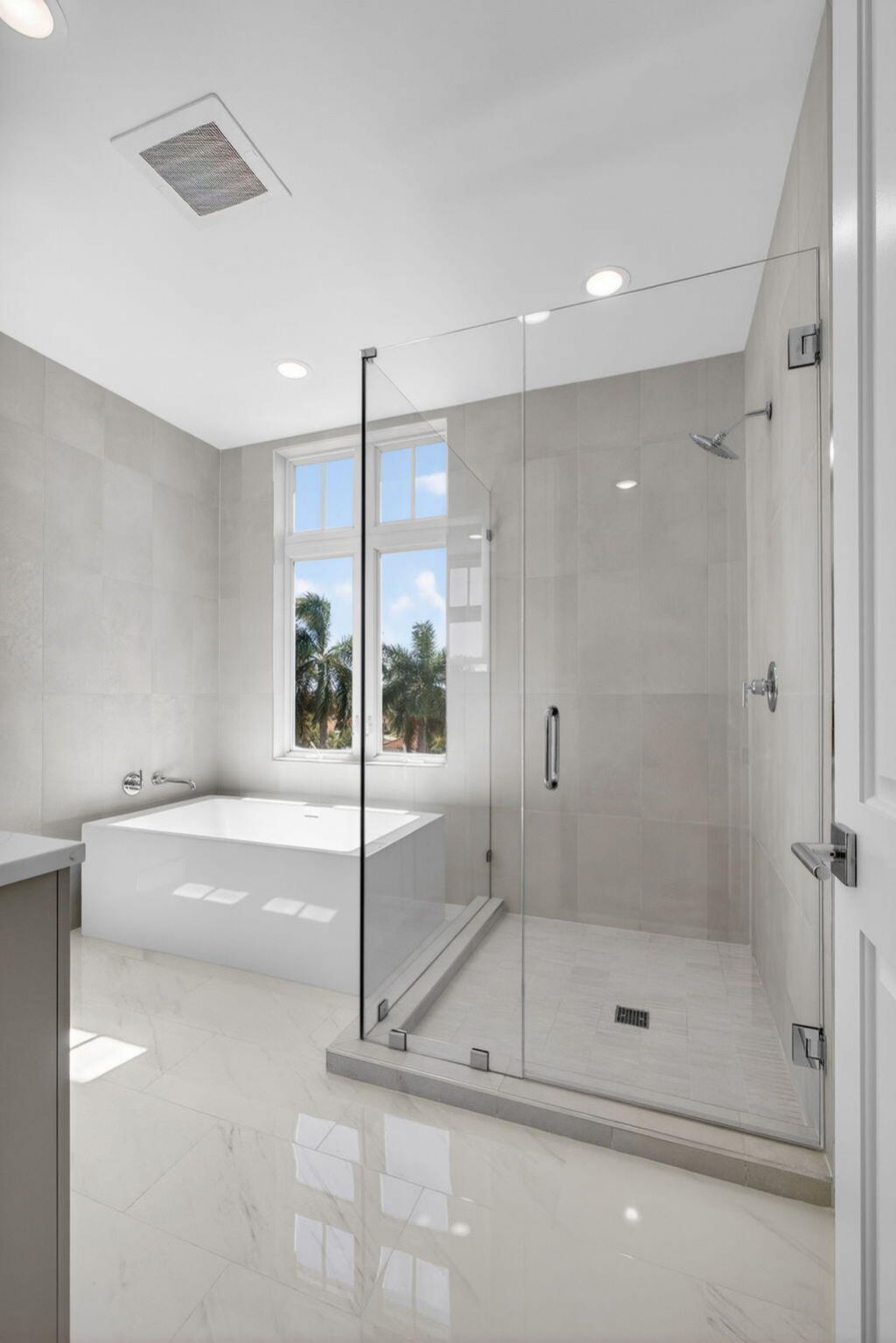 182 Lake Drive, Unit 5-301, Palm Beach Shores, FL 33404 Photo