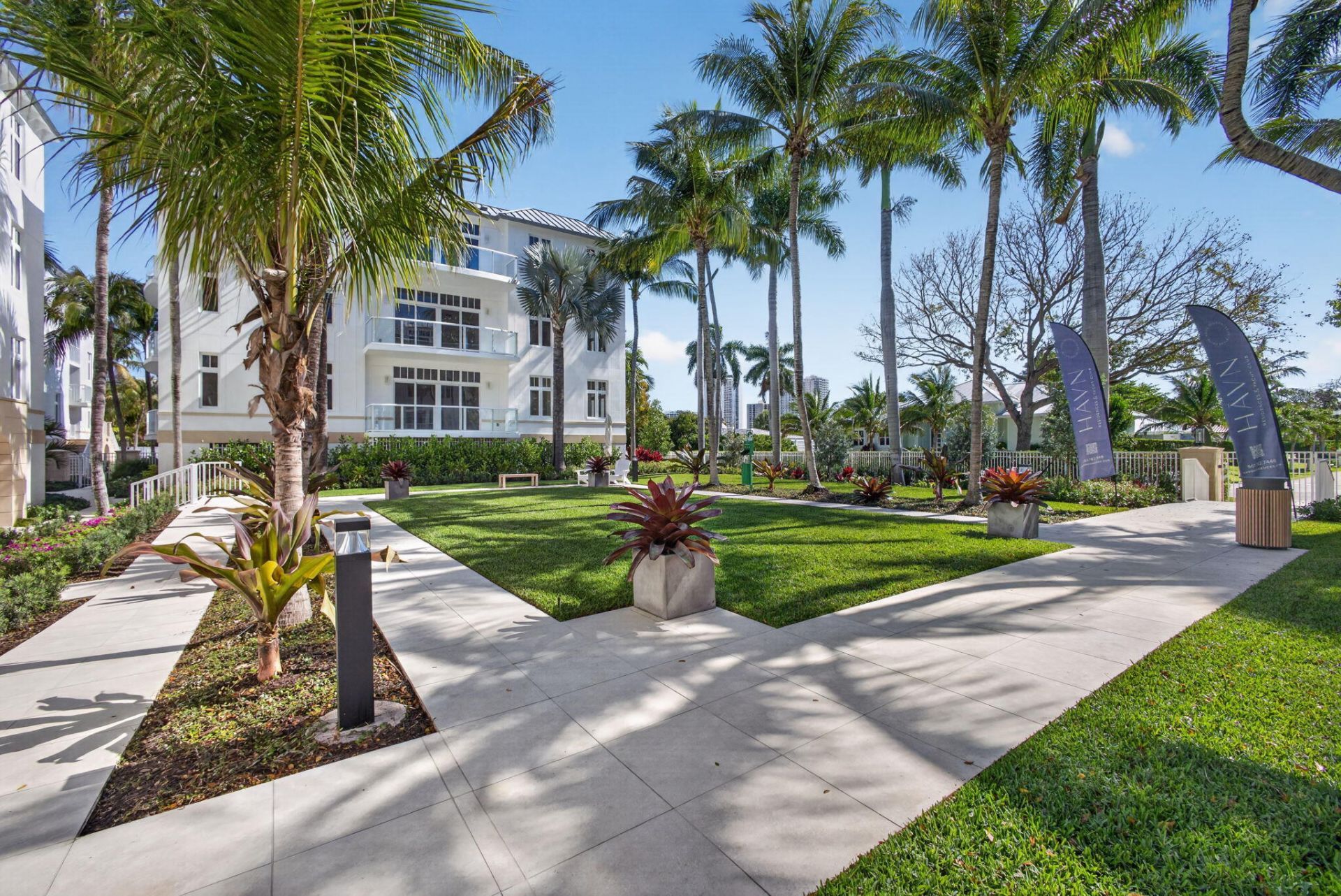 182 Lake Drive, Unit 5-301, Palm Beach Shores, FL 33404 Photo