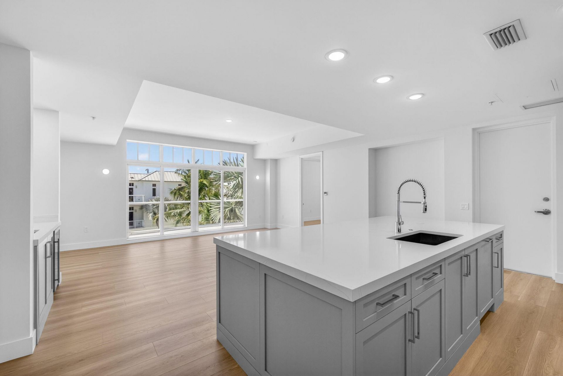 182 Lake Drive, Unit 5-301, Palm Beach Shores, FL 33404 Photo