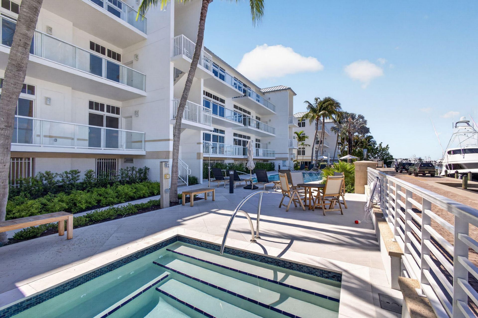 182 Lake Drive, Unit 5-301, Palm Beach Shores, FL 33404 Photo