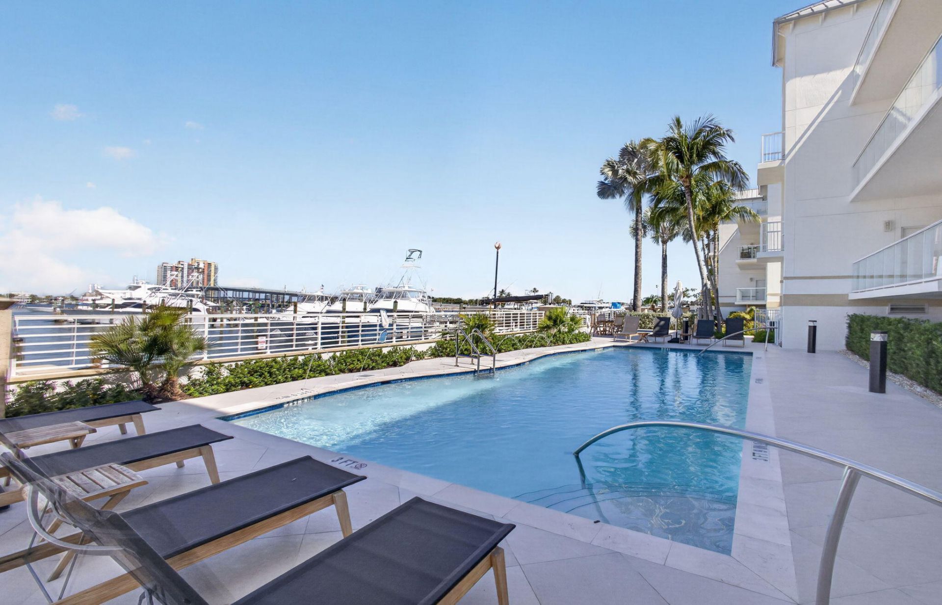 182 Lake Drive, Unit 5-301, Palm Beach Shores, FL 33404 Photo