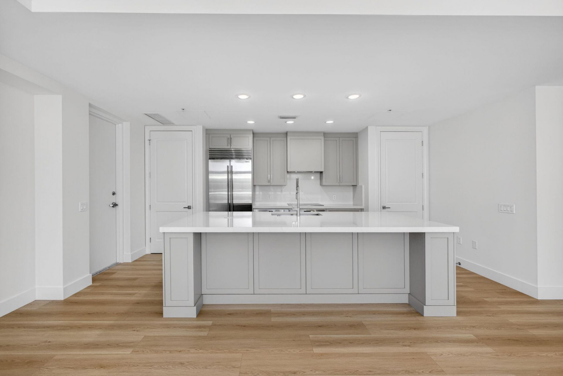 182 Lake Drive, Unit 5-301, Palm Beach Shores, FL 33404 Photo