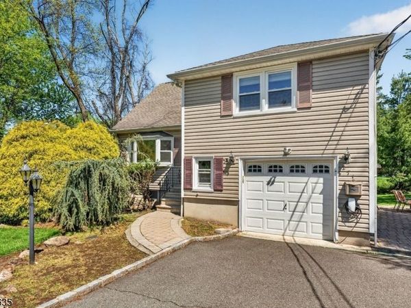 271 E Mount Pleasant Ave, Livingston, NJ 07039