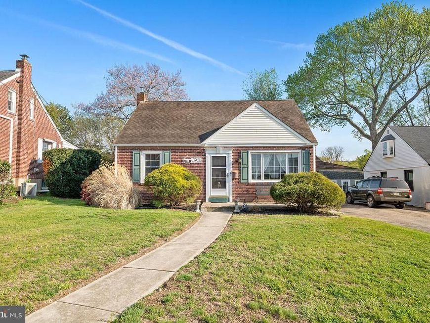 124 Marlin Avenue, Folsom, PA 19033 Main Photo