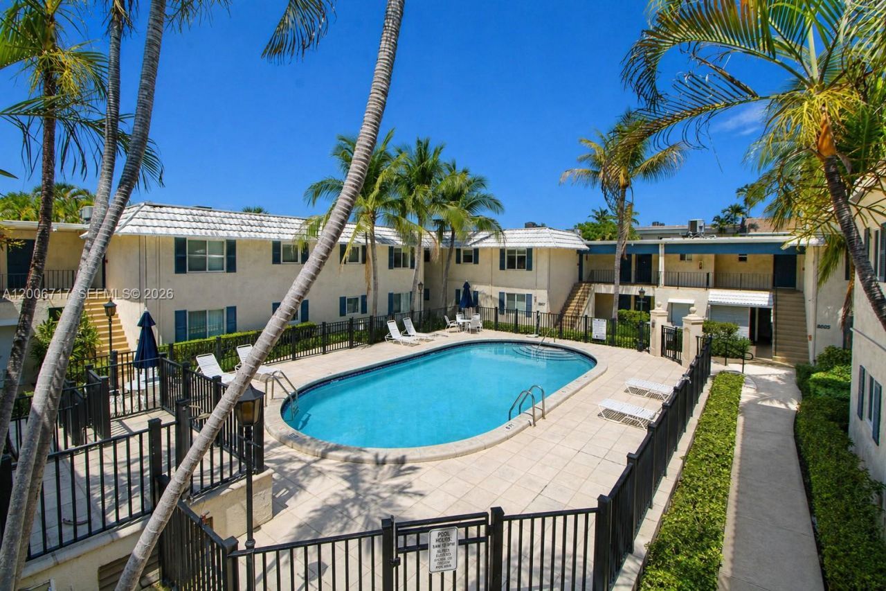 8615 SW 68th Ct , Unit 22, Pinecrest, FL 33156 Photo