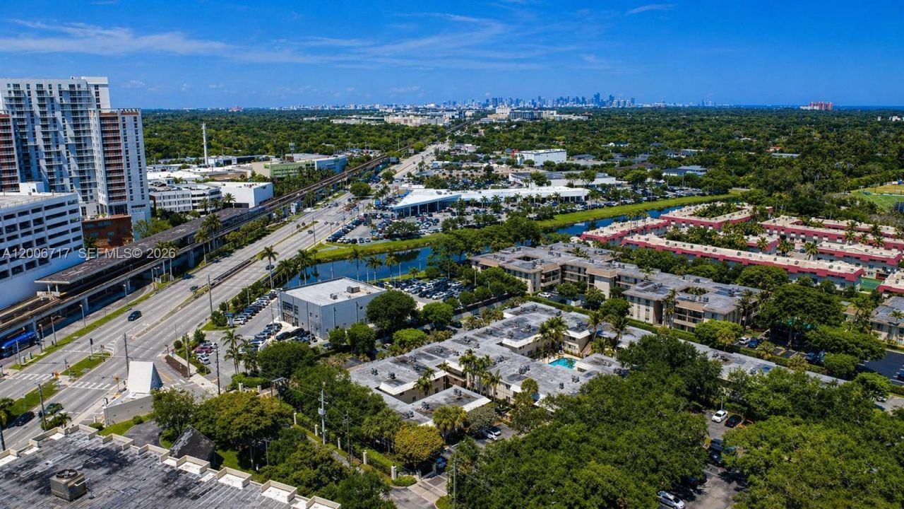 8615 SW 68th Ct , Unit 22, Pinecrest, FL 33156 Photo