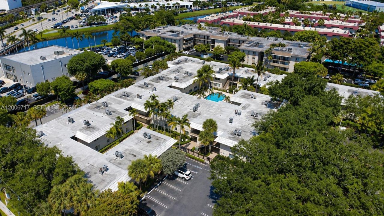 8615 SW 68th Ct , Unit 22, Pinecrest, FL 33156 Photo