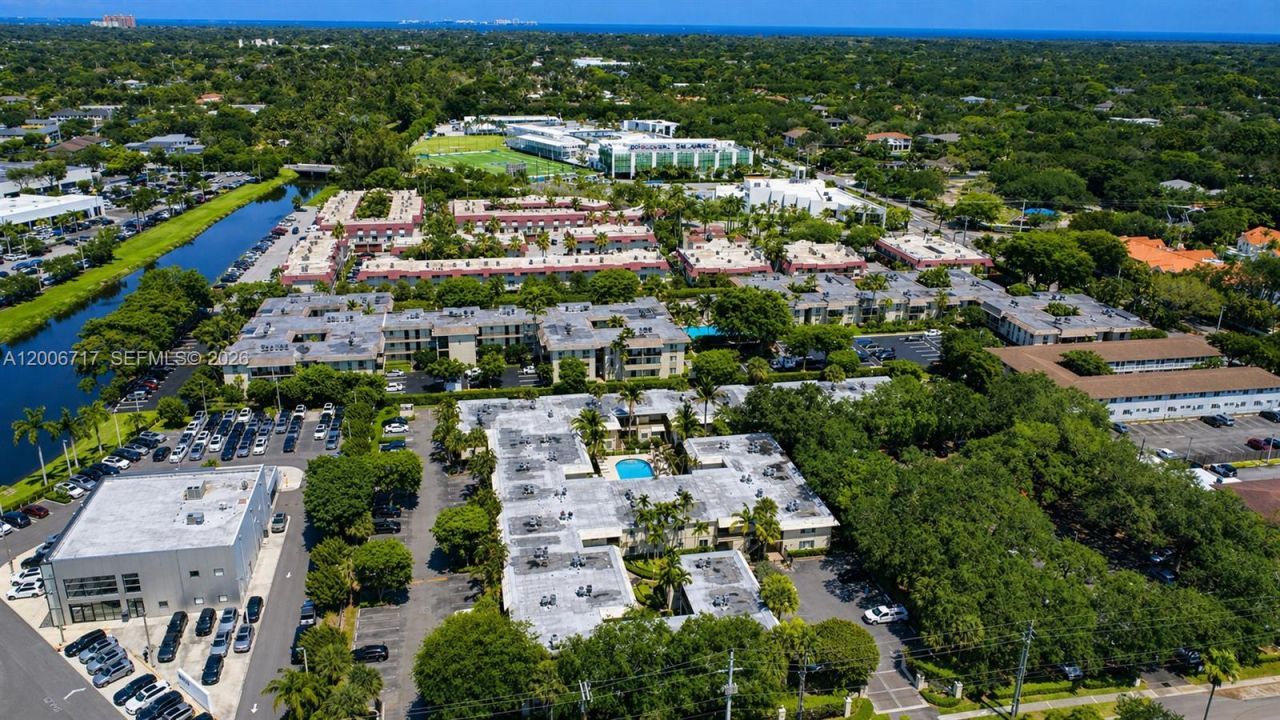 8615 SW 68th Ct , Unit 22, Pinecrest, FL 33156 Photo