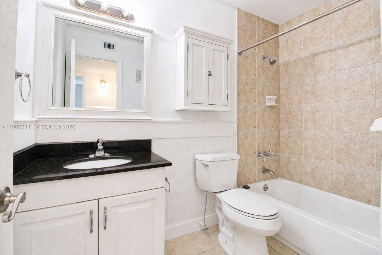 8615 SW 68th Ct , Unit 22, Pinecrest, FL 33156 Photo