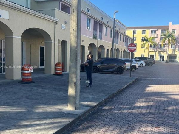 3401 N State Road 7 , Unit B-7, Lauderdale Lakes, FL 33319