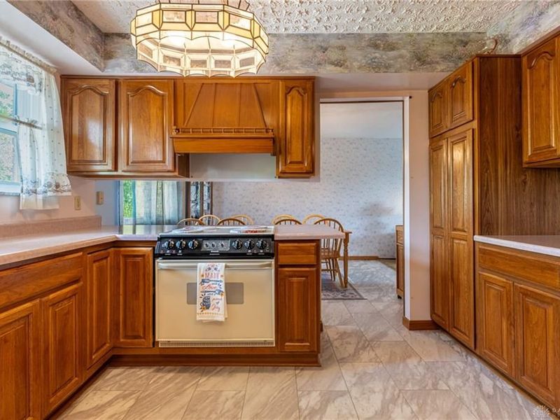 6915 Salem Avenue, Clayton, OH 45315 Photo 8