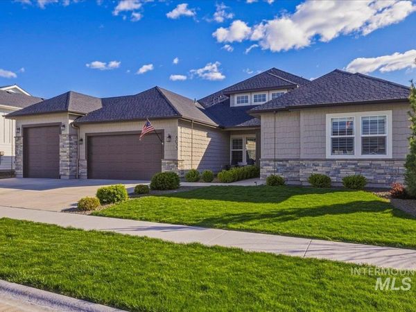 8033 W Sparks Lake Dr, Boise, ID 83714