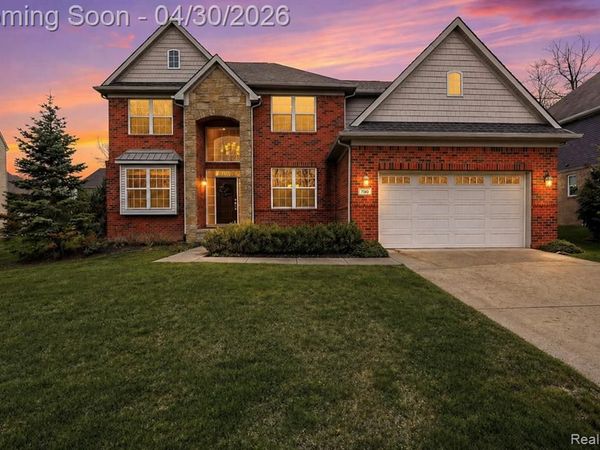 236 Cuyahoga Court, South Lyon, MI 48178