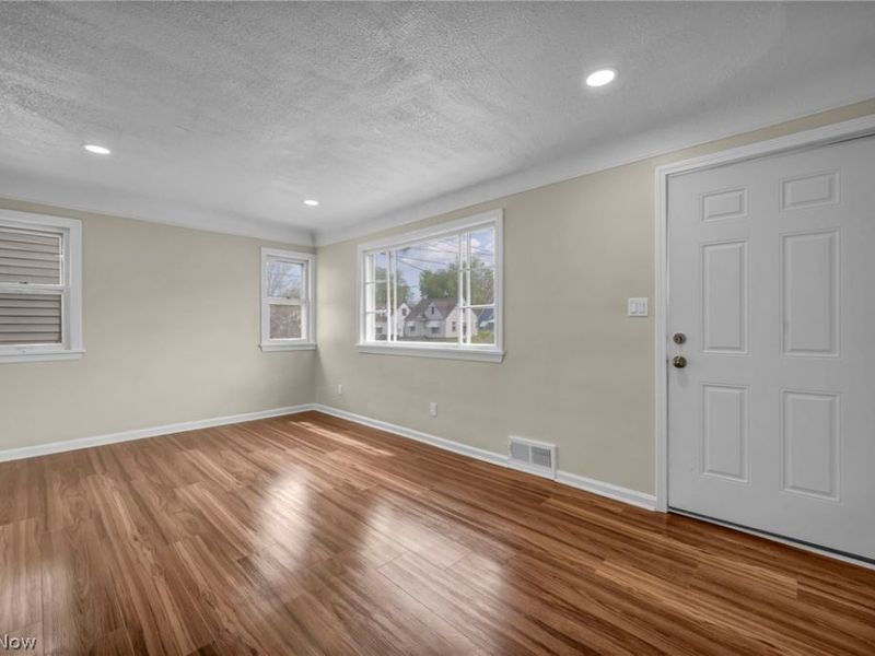 5234 Henry Street, Maple Heights, OH 44137 Photo 7